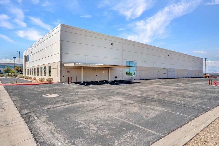 More Photos Of 140 N Stephanie St, Henderson Office For Lease