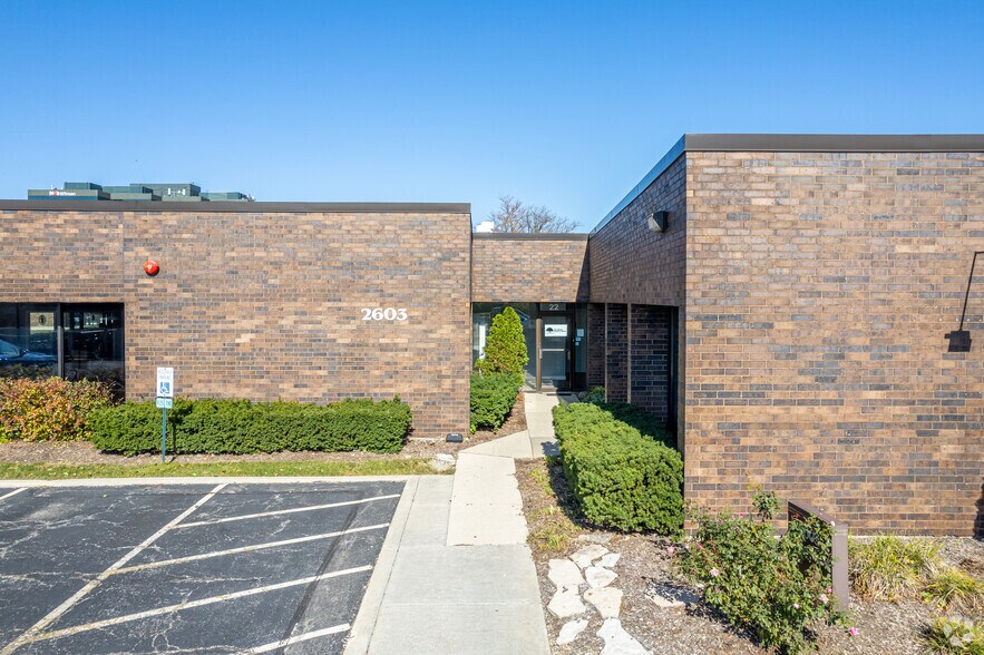 More Photos Of 2605 W 22nd St, Oak Brook Medical For Lease