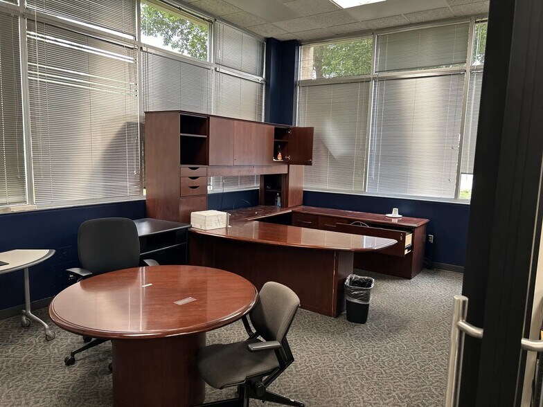 More Photos Of 5100 S Broadband Ln, Sioux Falls Office For Lease