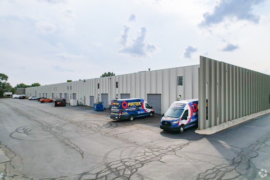 More Photos Of 3504-3528 Roger B. Chaffee Memorial Dr SE, Grand Rapids Warehouse For Lease