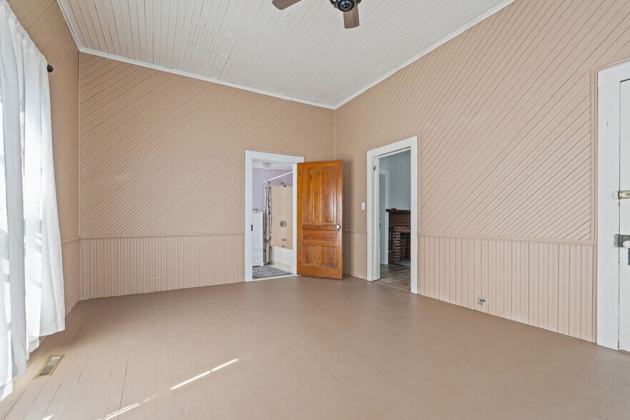 More Photos Of 206 Dowd St, Carthage Office For Sale