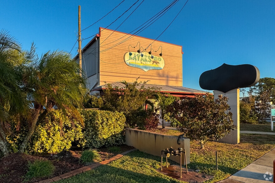 More Photos Of 3405 S Washington Ave, Titusville Freestanding For Lease