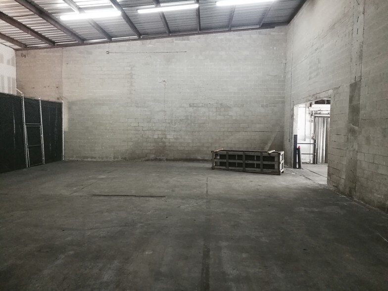 More Photos Of 1331 Gunn Hwy, Odessa Warehouse For Sale