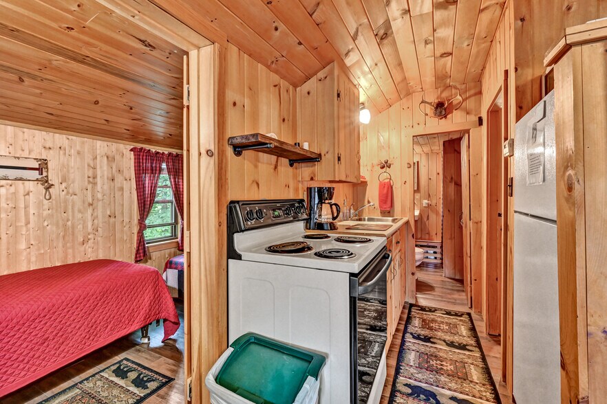 More Photos Of 15 Lower Wilson Pond Rd, Greenville Specialty For Sale