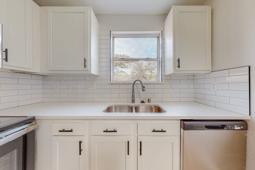 More Photos Of 1309 Virginia St NE, Albuquerque Apartments For Sale