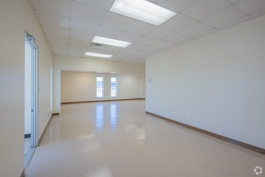More Photos Of 3401 E State Highway 158, Midland Warehouse For Lease