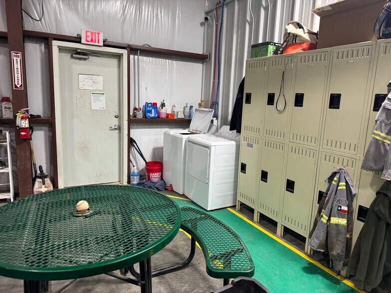 More Photos Of 12120 County 100 rd, Midland Manufacturing For Lease