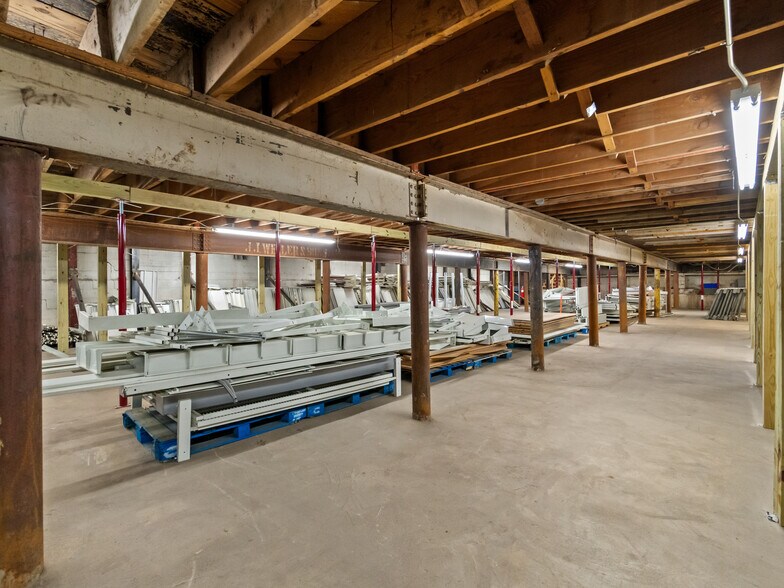 More Photos Of 1419 US Route 60, Huntington Drugstore For Sale