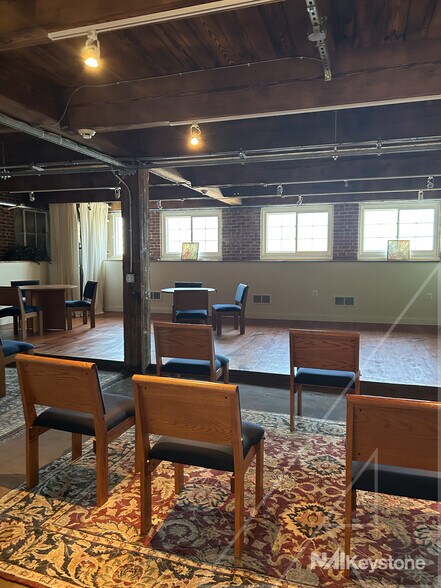 More Photos Of 715 Clinton St, Reading Light Distribution For Sale