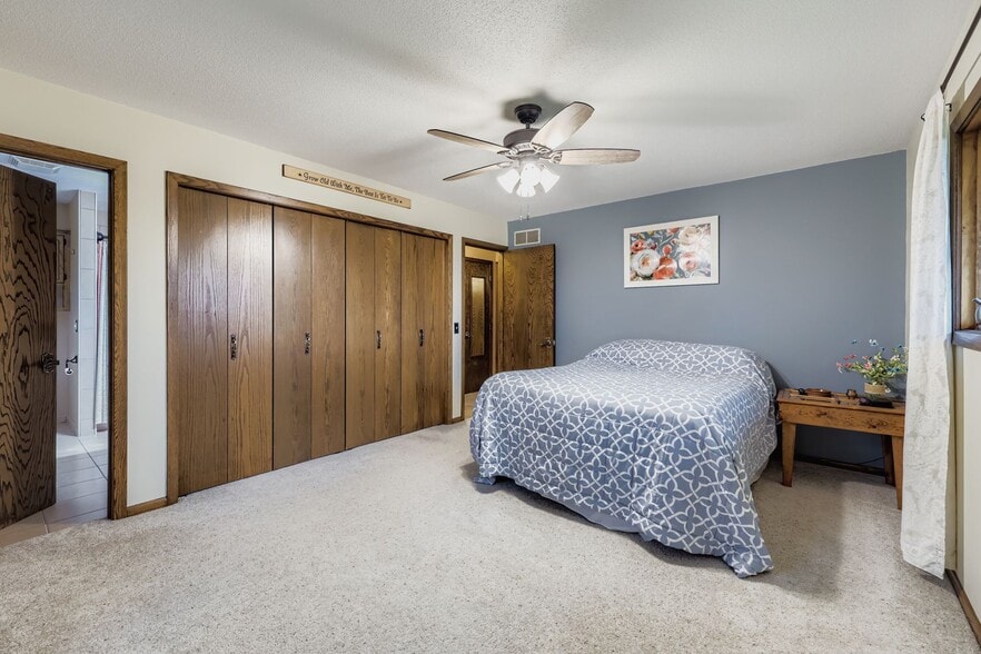 More Photos Of 198 35th St NE, Buffalo Warehouse For Sale