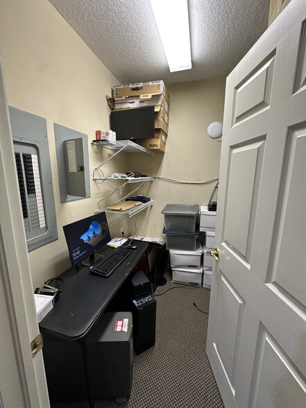 More Photos Of 8345 Gunn Hwy, Tampa Office For Sale
