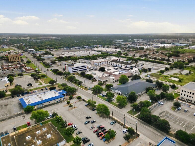More Photos Of 7400 Barlite Blvd, San Antonio Medical For Lease