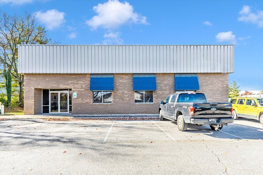 Primary Photo Of 4603 Wedgewood Blvd, Frederick Service For Sale