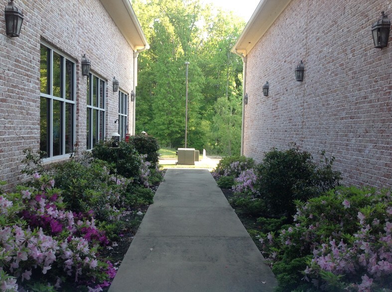 More Photos Of 3155-3159 Highway 64, Eads Office For Lease