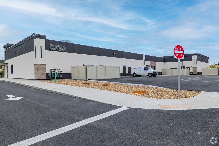 More Photos Of 350 Amherst St, Nashua General Retail For Sale