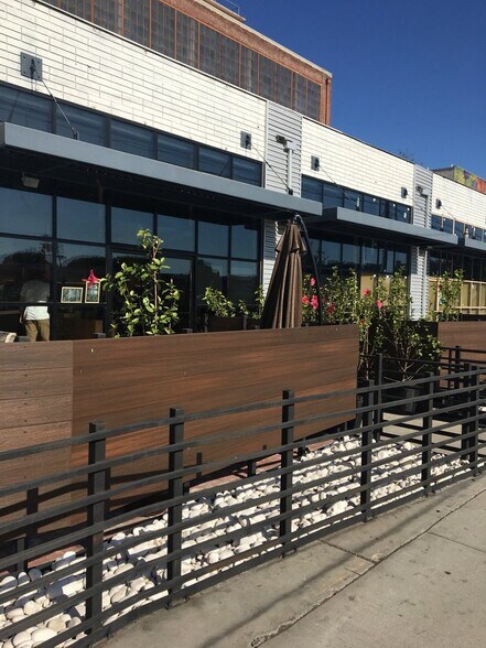 More Photos Of 580 S Alameda St, Los Angeles Storefront Retail Office For Lease