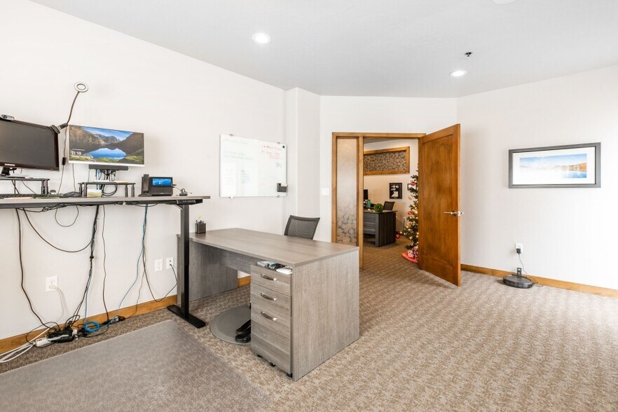 More Photos Of 1920 Prospector Ave, Park City Office For Sale