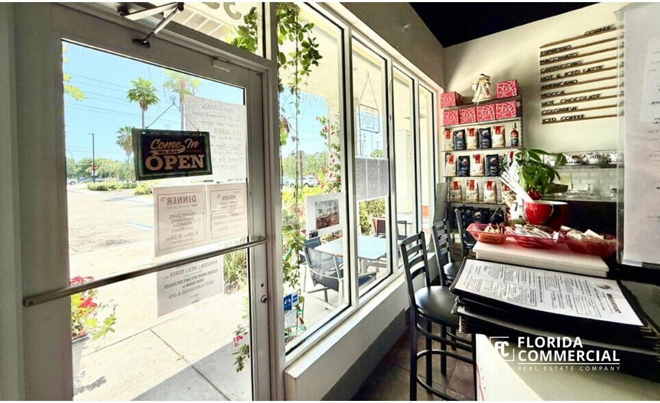 More Photos Of 3980 NW Federal Hwy, Jensen Beach General Retail For Lease