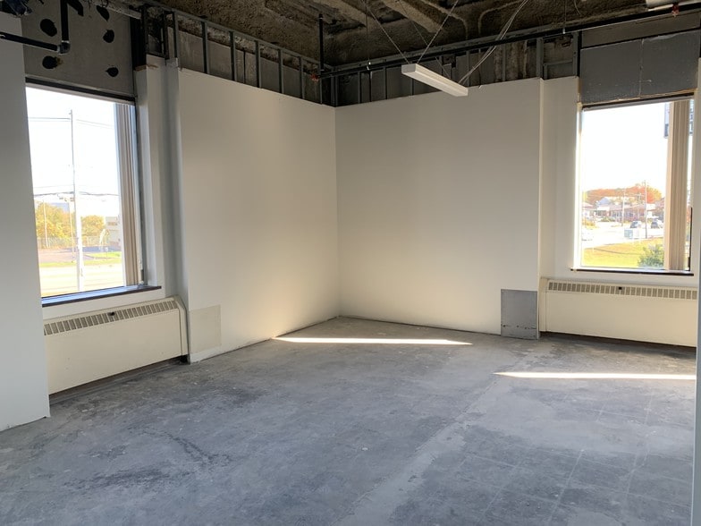 More Photos Of 4 Plaza Way, Fairhaven Bank For Lease