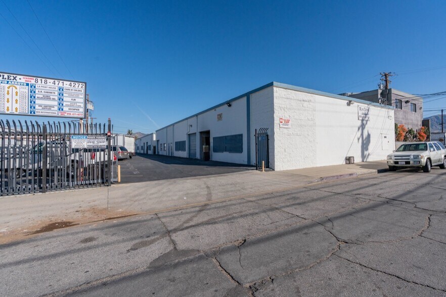 More Photos Of 701-719 Arroyo Ave, San Fernando Warehouse For Lease