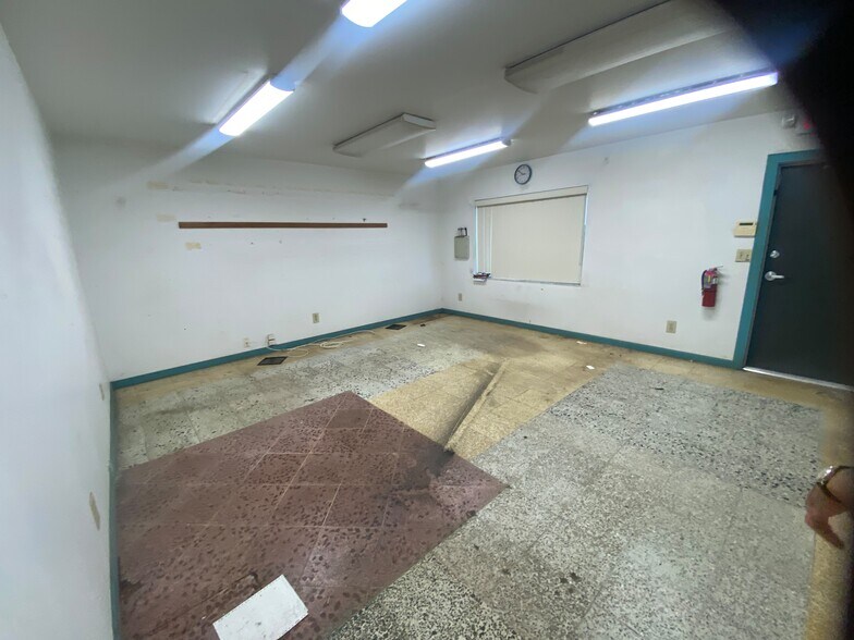 More Photos Of 340 SW 21st Ter, Fort Lauderdale Warehouse For Lease