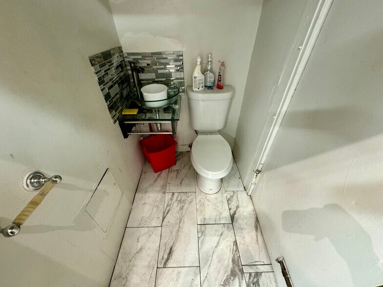 More Photos Of 1195 Nostrand Ave, Brooklyn Storefront Retail Residential For Lease