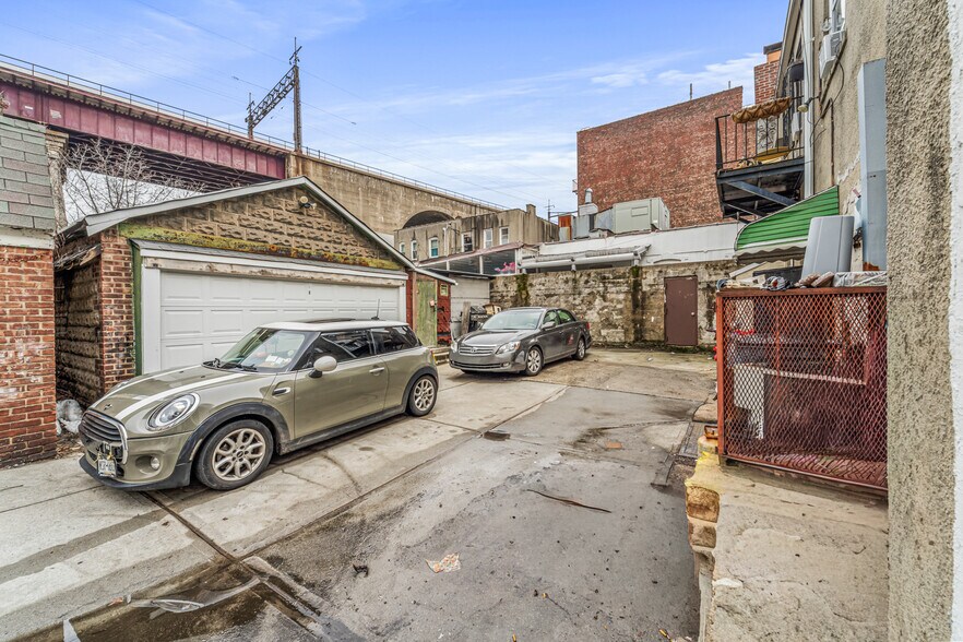 More Photos Of , Astoria General Retail For Sale