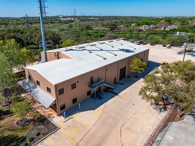 More Photos Of 13307 Western Oak Dr, Helotes Warehouse For Lease