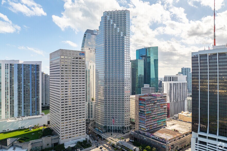 Primary Photo Of 200 S Biscayne Blvd, Miami Office For Lease