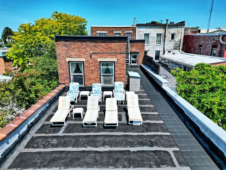 More Photos Of 511 Warren St, Hudson Storefront Retail Residential For Sale