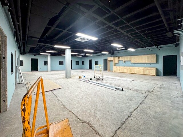 More Photos Of 201 E Illinois Ave, Midland Office For Sale