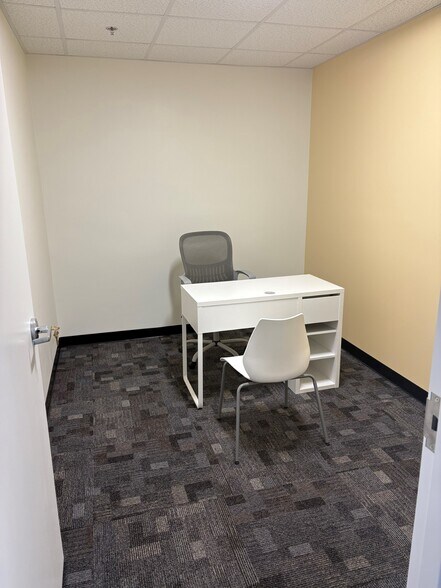 More Photos Of 40 York Rd, Towson Medical For Lease
