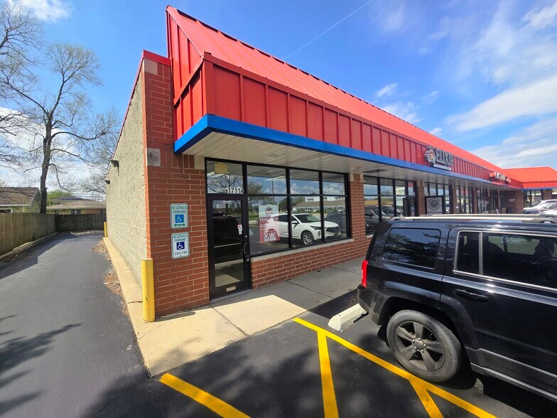 More Photos Of 17100-17114 S Park Ave, South Holland Storefront Retail Office For Lease