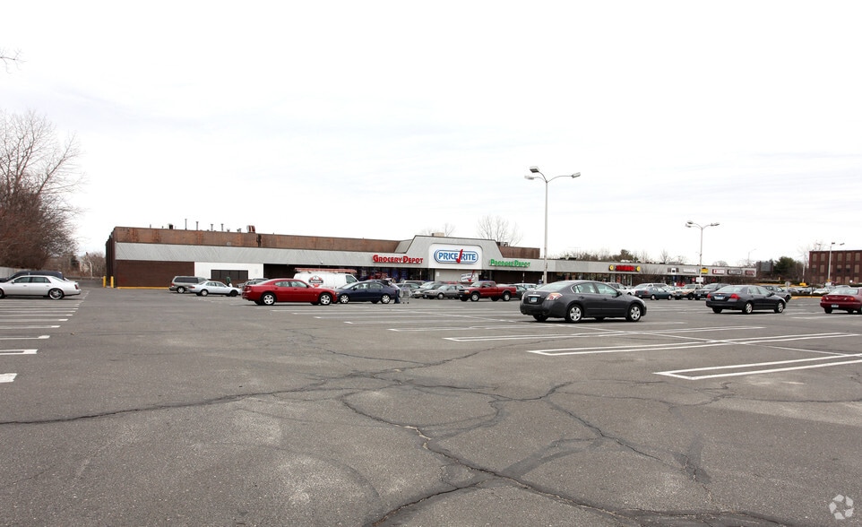 More Photos Of 150-190 Columbus Blvd, New Britain Unknown For Lease