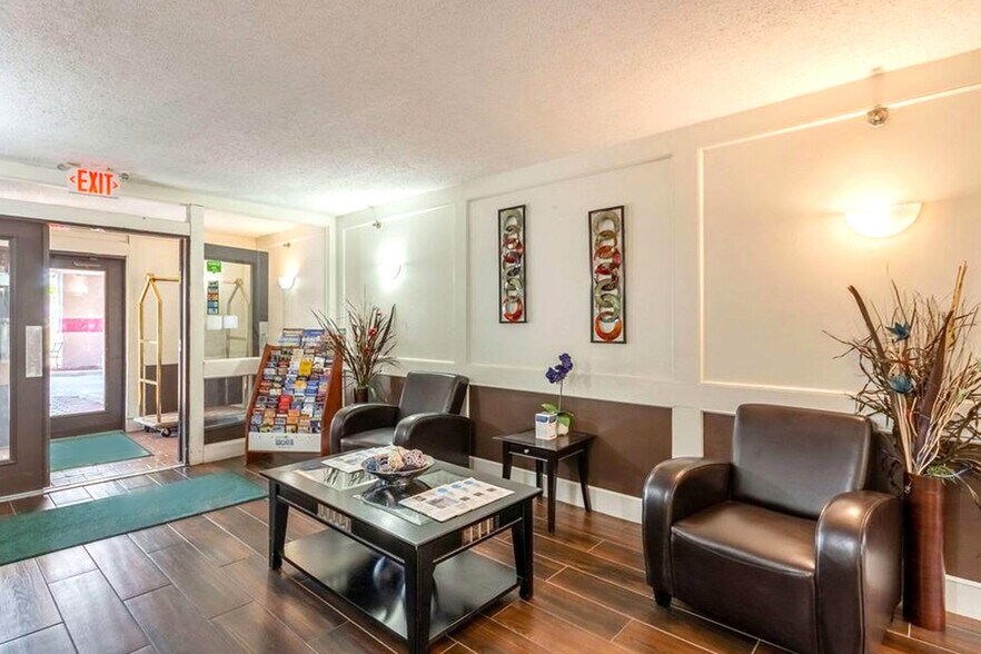 More Photos Of 658 S Westdale Dr, Wichita Hotel For Sale