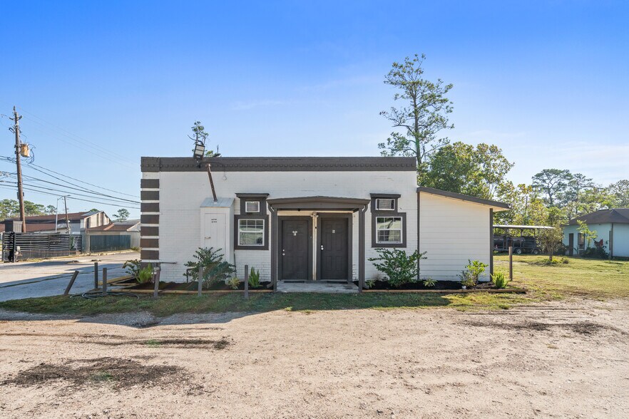 Primary Photo Of 6210 Laura Koppe Rd, Houston Apartments For Sale