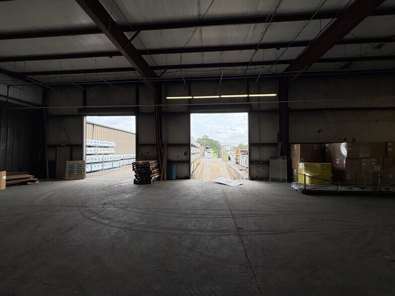 More Photos Of 16261 Hollister St, Houston Unknown For Lease