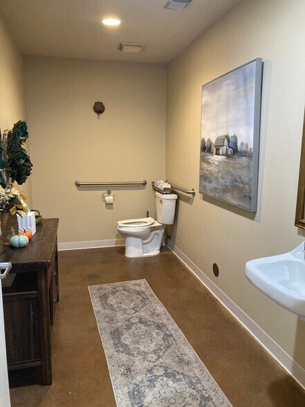 More Photos Of 2525 W Bethany Rd, Sycamore Office For Sale