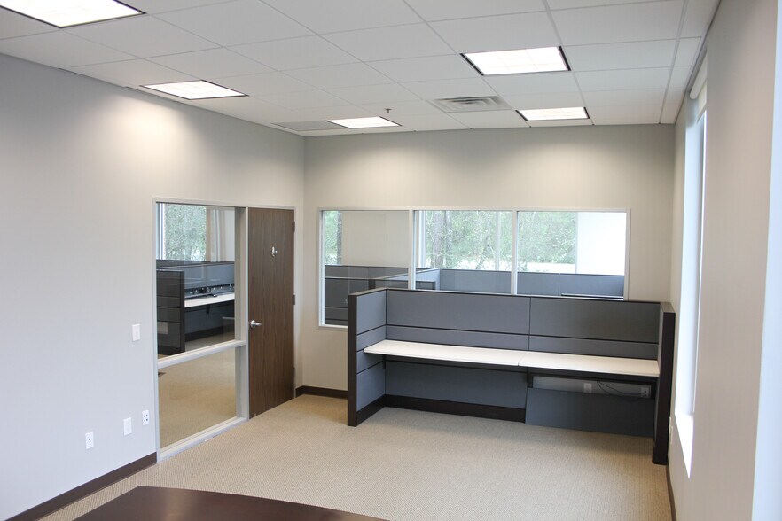 More Photos Of 8350 Ashlane Way, The Woodlands Medical For Lease