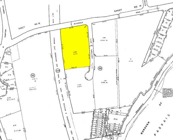 More Photos Of 3 S Corporate Dr, Riverdale Warehouse For Lease