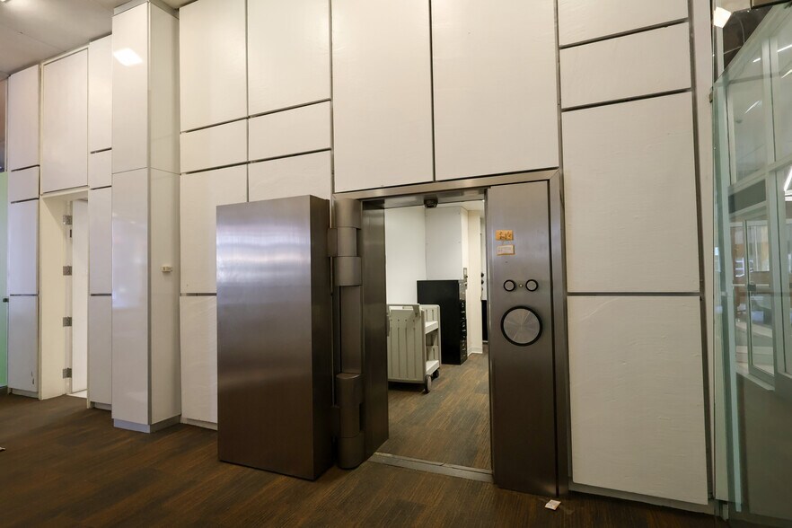 More Photos Of 650 Smithfield St, Pittsburgh Office For Lease