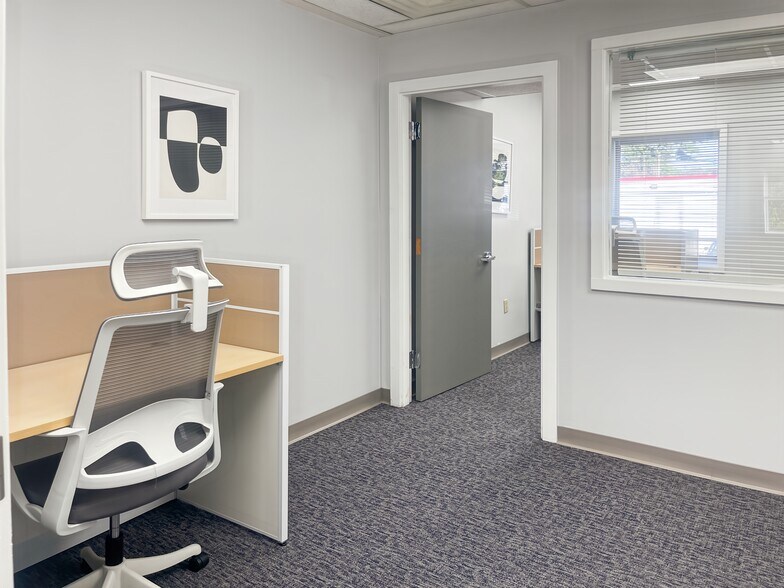 Primary Photo Of 508-510 Tolland St, East Hartford Coworking Space