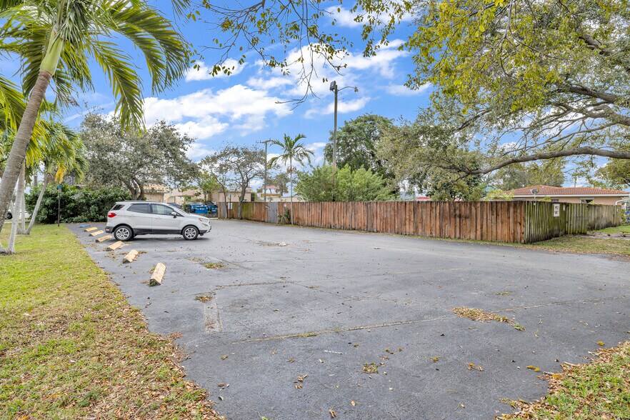 More Photos Of 5912 Tyler Street, Hollywood Land For Sale