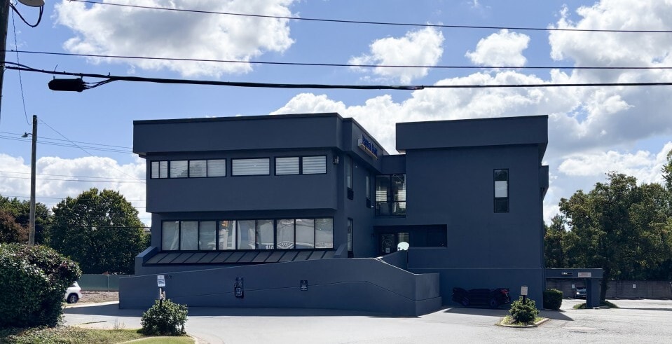 Primary Photo Of 502 W Maple Ave, Vienna Office For Lease