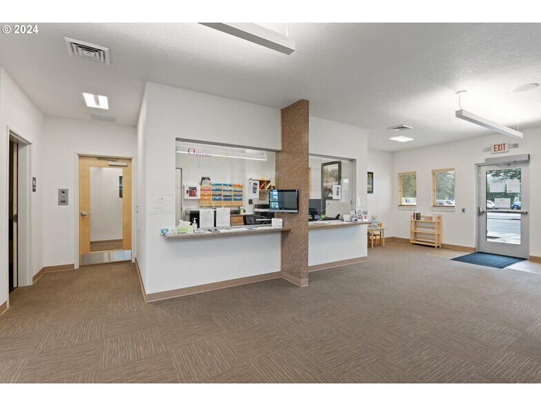 More Photos Of 1445 8th St, Florence Medical For Sale