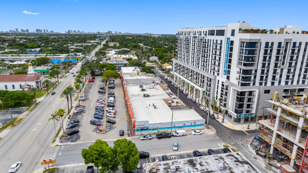 More Photos Of 100-128 S Federal Hwy, Dania Freestanding For Lease