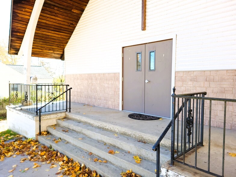 More Photos Of 96 Lewiston Ave, Willimantic Religious Facility For Sale