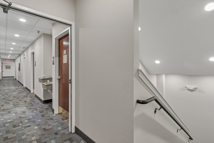 More Photos Of 925-935 Commercial St SE, Salem Medical For Lease