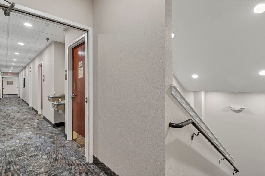 More Photos Of 925-935 Commercial St SE, Salem Medical For Sale
