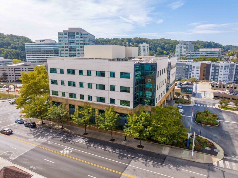 More Photos Of 1 W Elm St, Conshohocken Office For Lease
